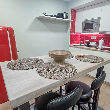 Tu Refugio En El Centro Historico De 카스트로우르디알레스